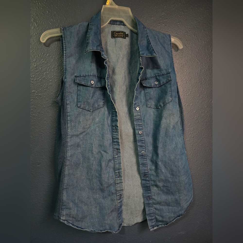 GUC Cavalini Denim Collection Button-Front SIZE LARGE  sleeveless shirt
